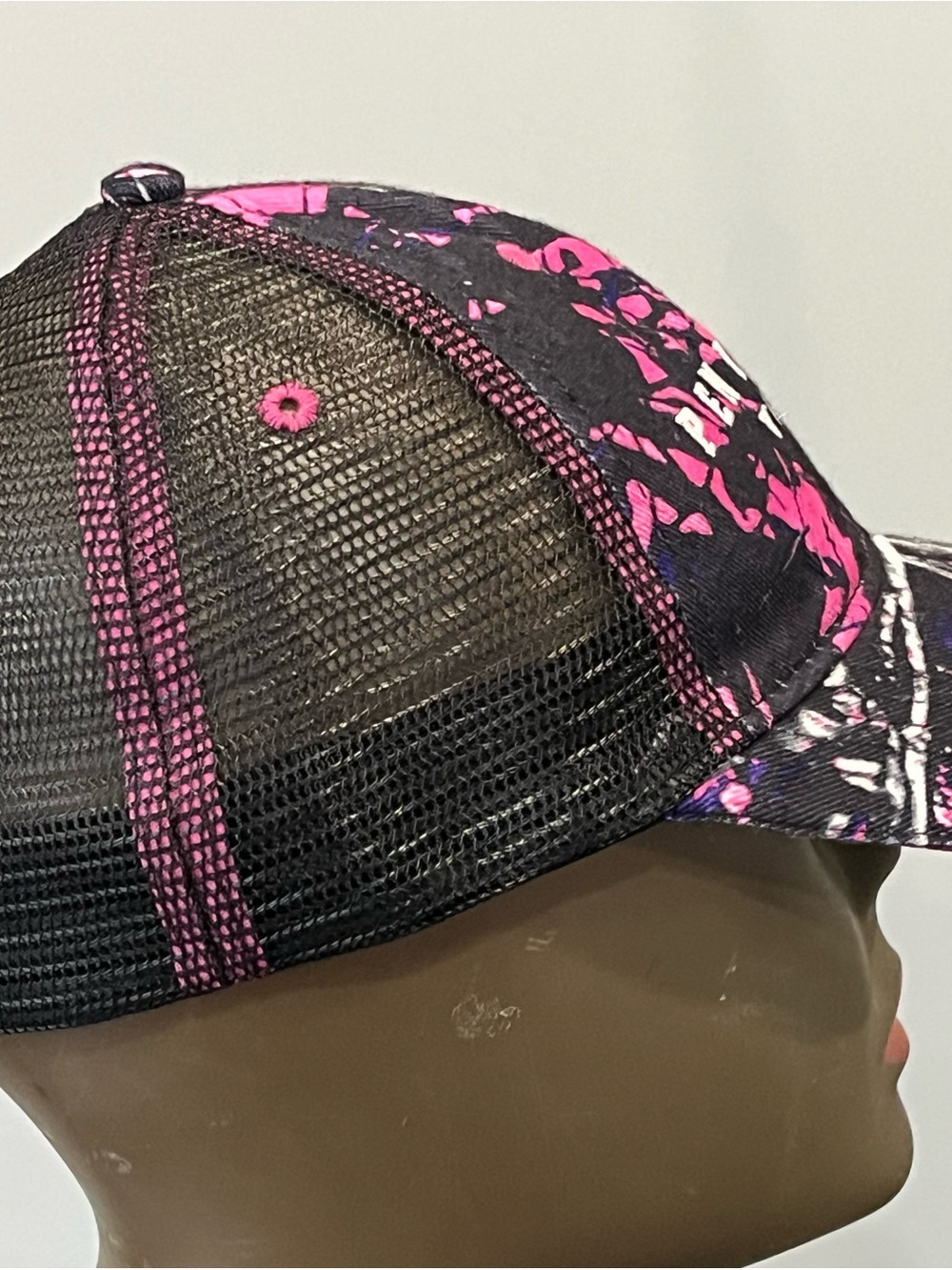 Black Quilted Puffer Vest xl with Pink Camo Accents & hat - Picture 12 of 14